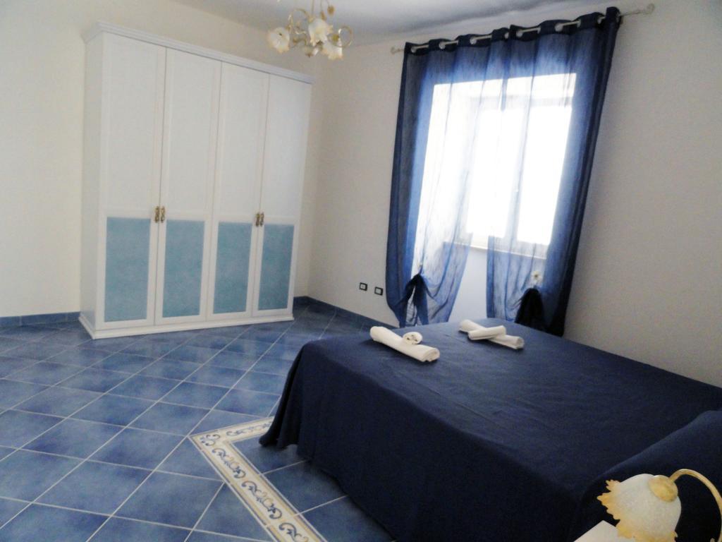 Chiaia Apartments Πόντσα Δωμάτιο φωτογραφία