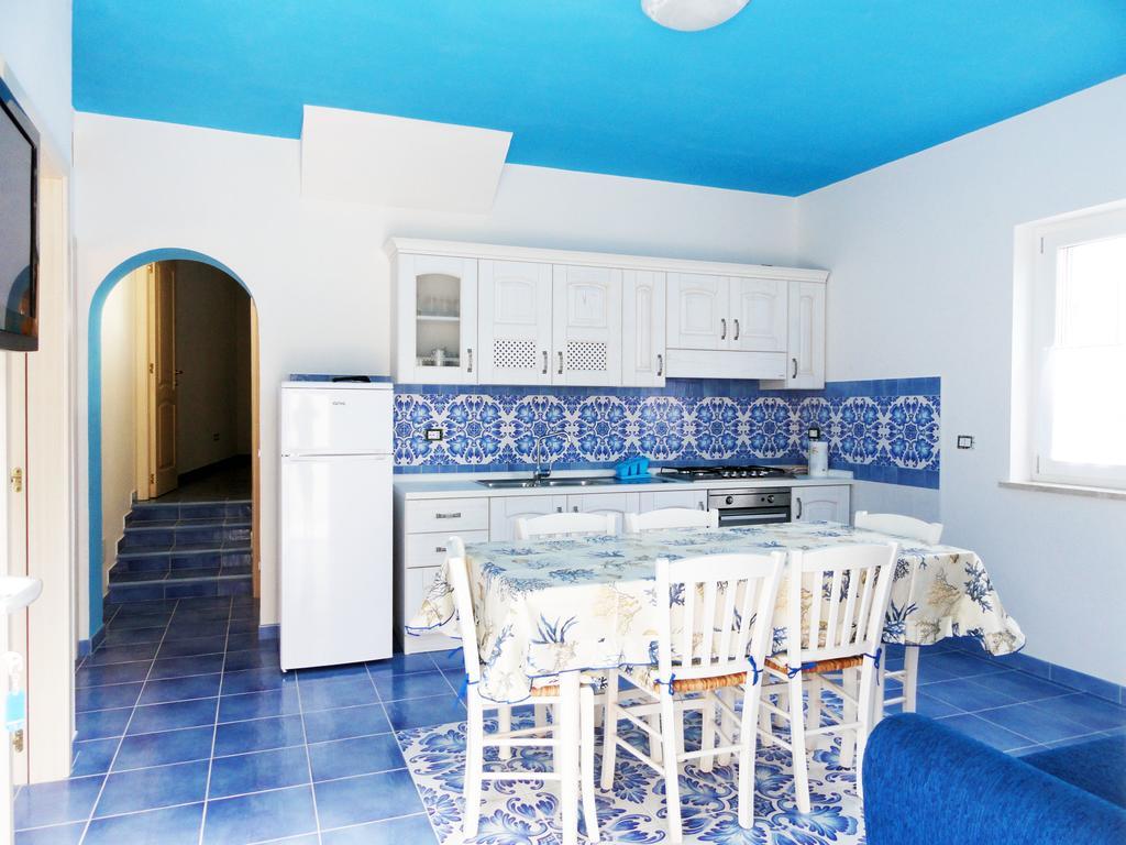 Chiaia Apartments Πόντσα Δωμάτιο φωτογραφία