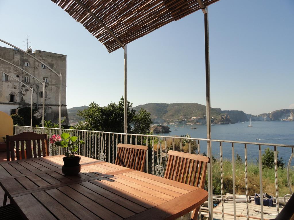 Chiaia Apartments Πόντσα Δωμάτιο φωτογραφία