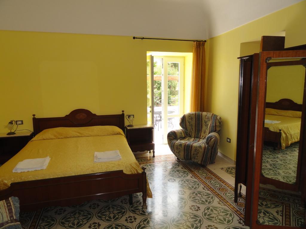 Chiaia Apartments Πόντσα Δωμάτιο φωτογραφία